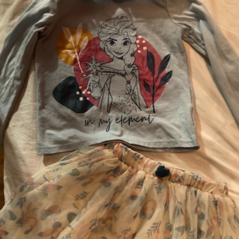 Disney Frozen 4T light blue and cream skirt and top set, Elsa